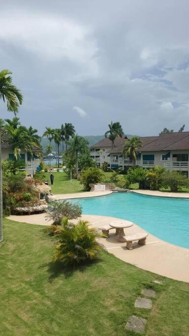 Appartamento Chalet Cassie Montego Bay Esterno foto